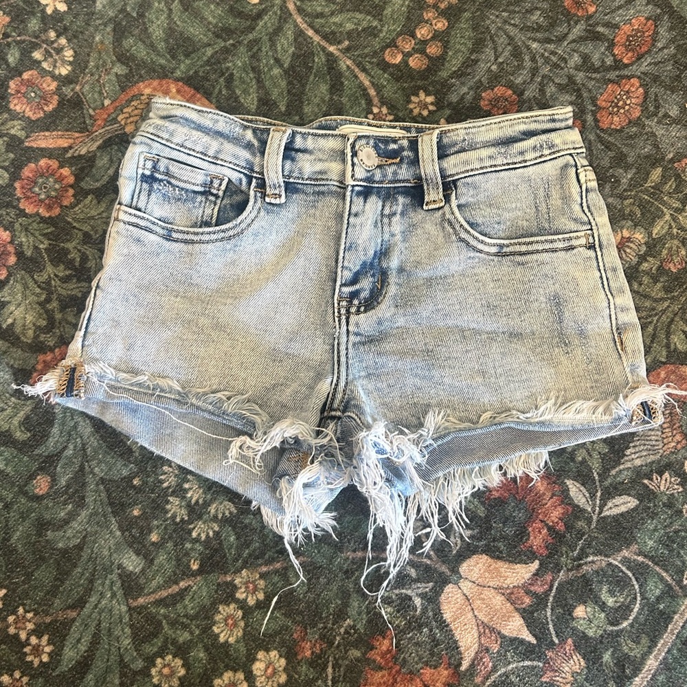Girls size 10 Light Wash Distressed Denim Kancan Shorts